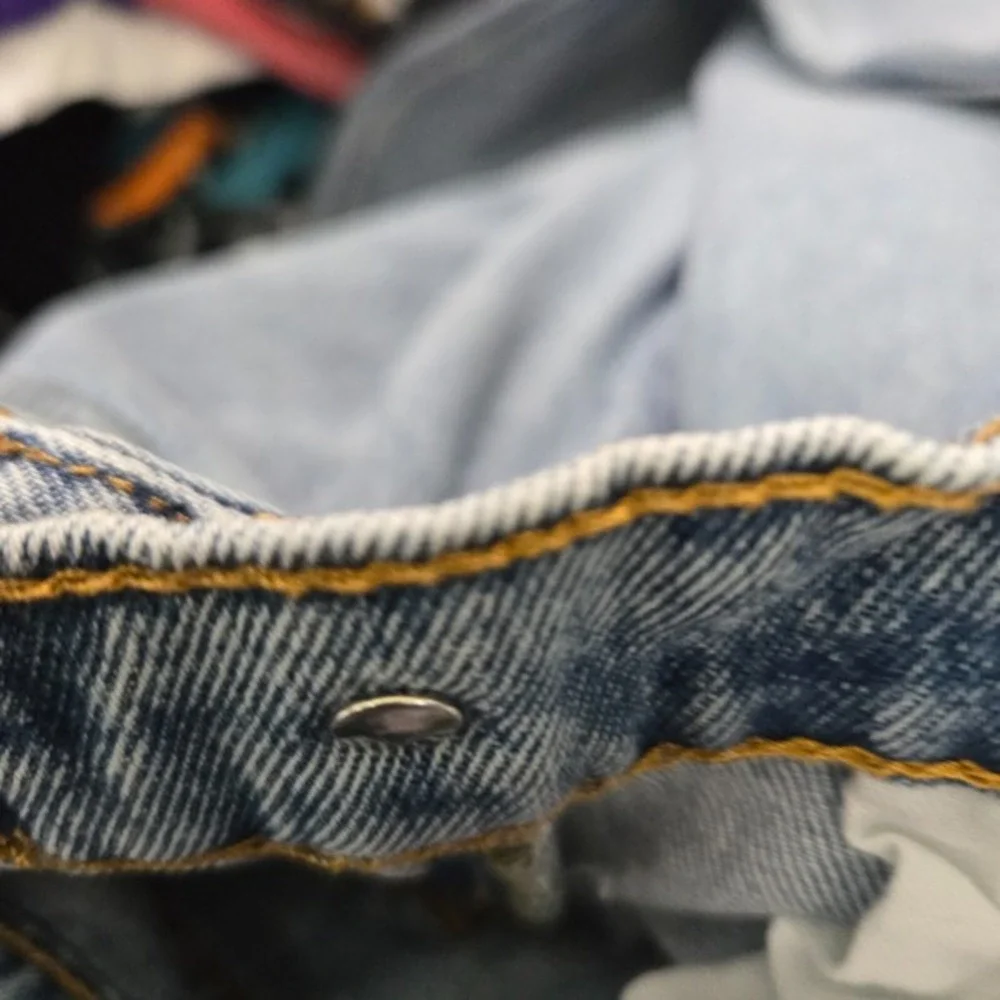 Levis *we offer